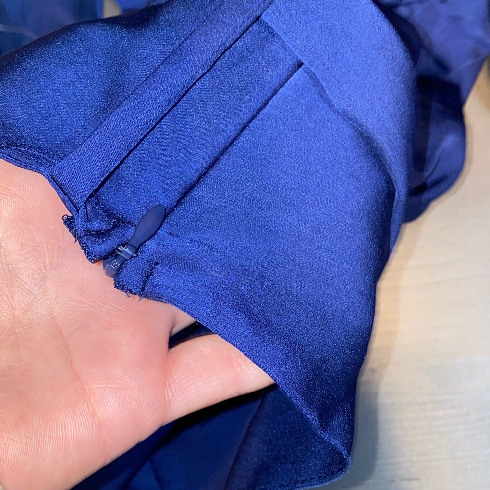 Banana Republic Cross Front Blue Cropped Blouse Size 8 - Picture 6 of 7